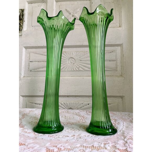 Vintage MCM Pair Ribbed Green Glass Swung Fluted Vases 12" - Picture 2 of 10